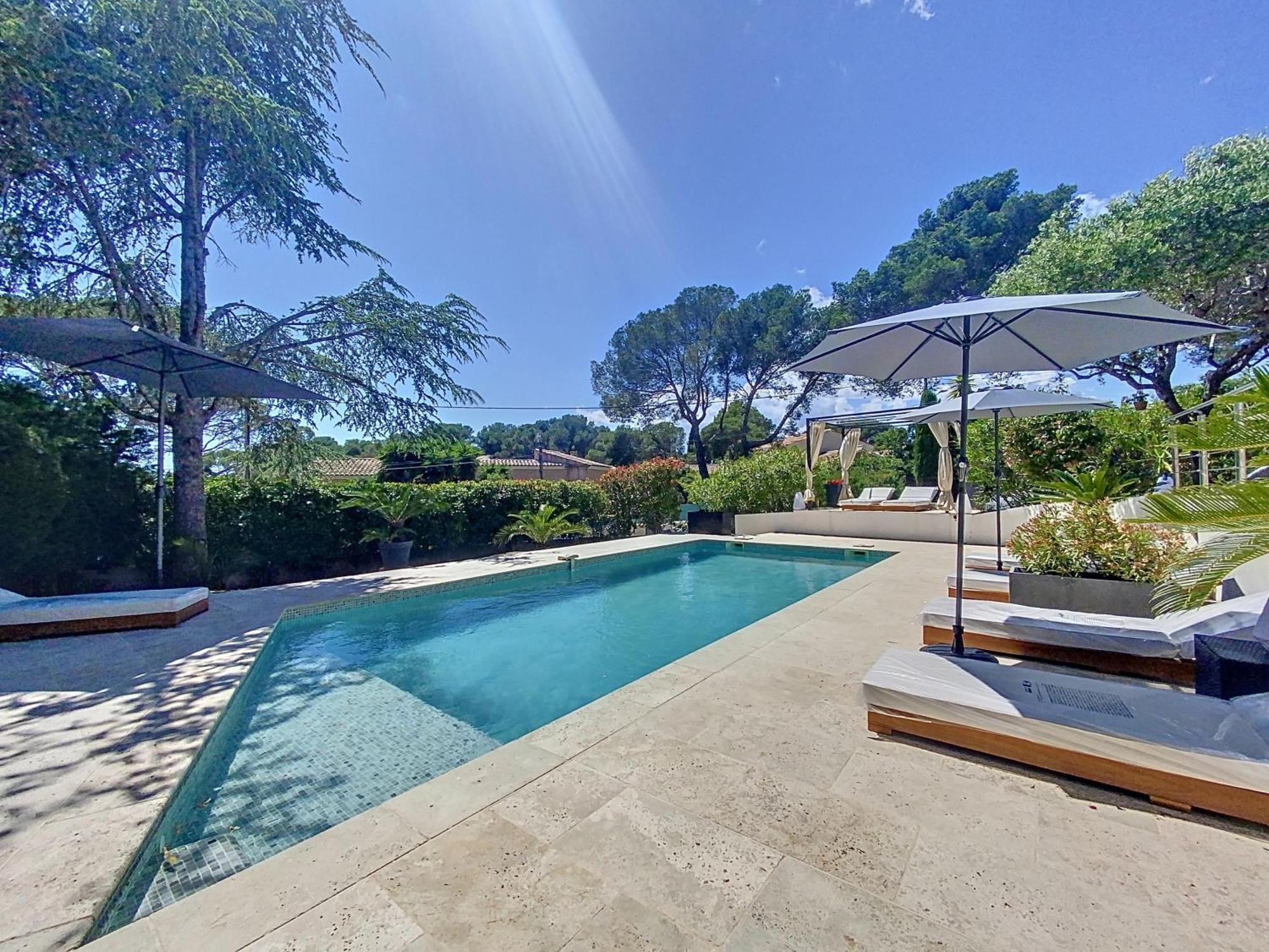 "Les Alizes" Cote Jardin Proche Bord De Mer Saint-Raphael  Exterior photo
