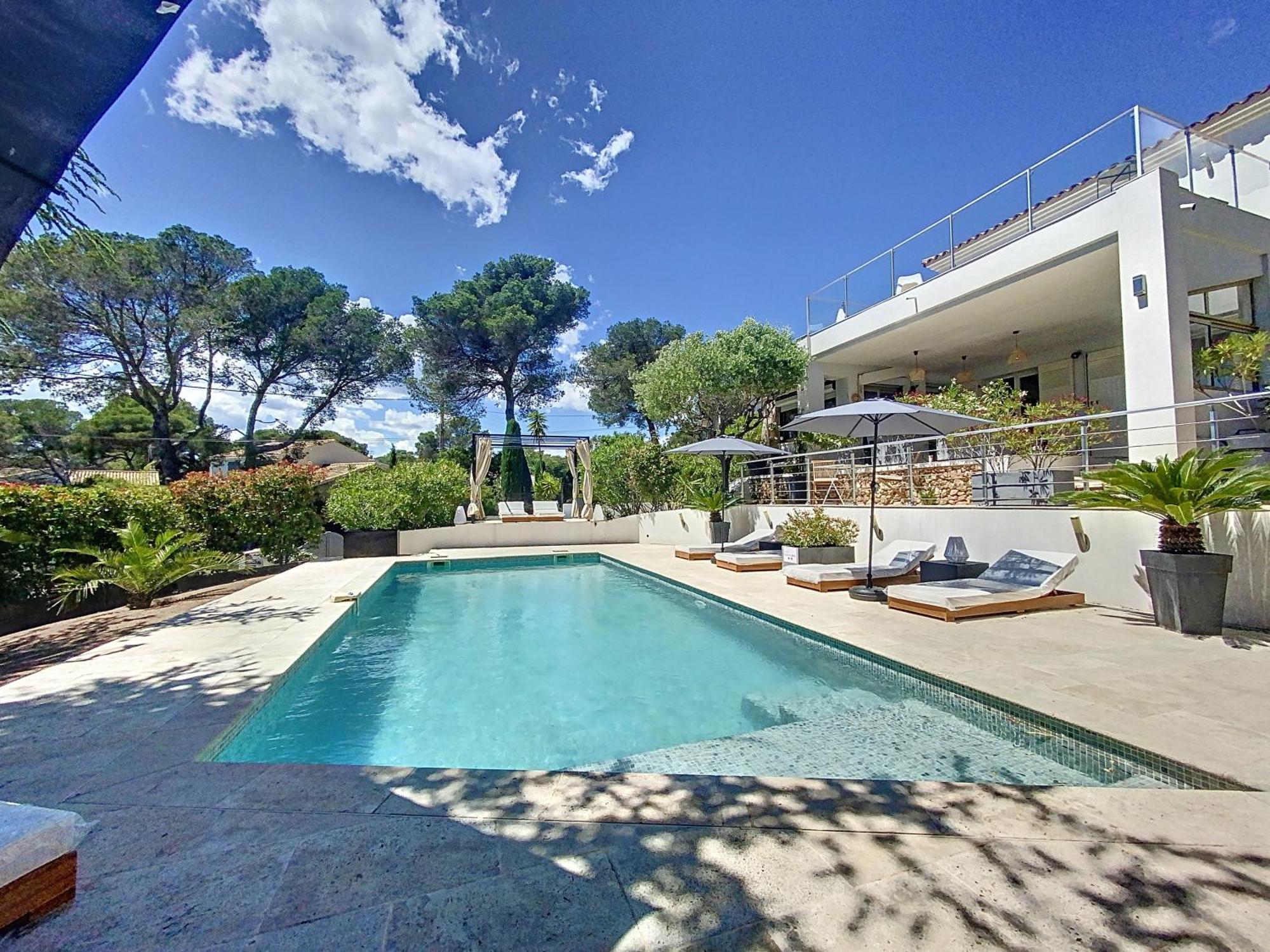 "Les Alizes" Cote Jardin Proche Bord De Mer Saint-Raphael  Exterior photo