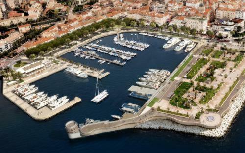 "Les Alizes" Cote Jardin Proche Bord De Mer Saint-Raphael  Exterior photo
